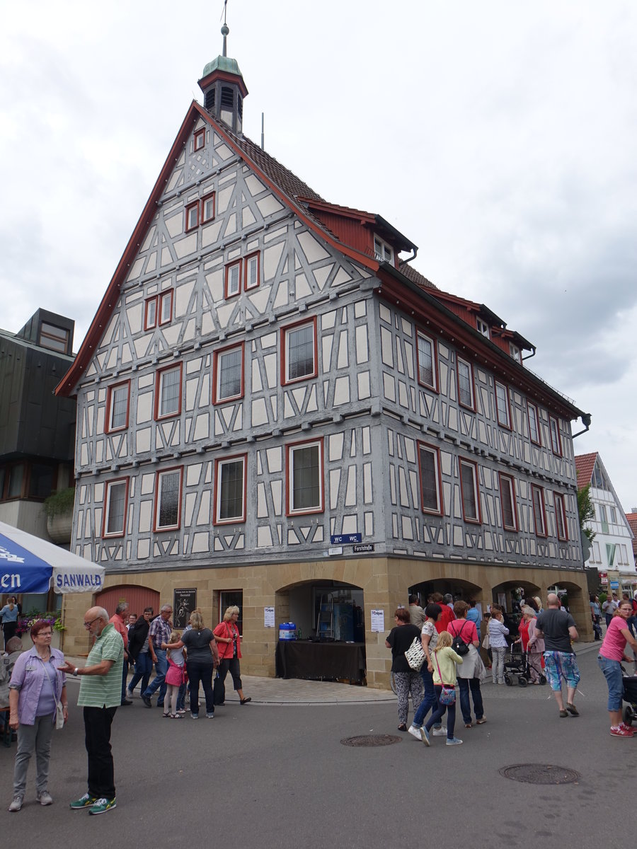 Oberstenfeld, historisches Rathaus, erbaut ab 1698 (24.06.2018)