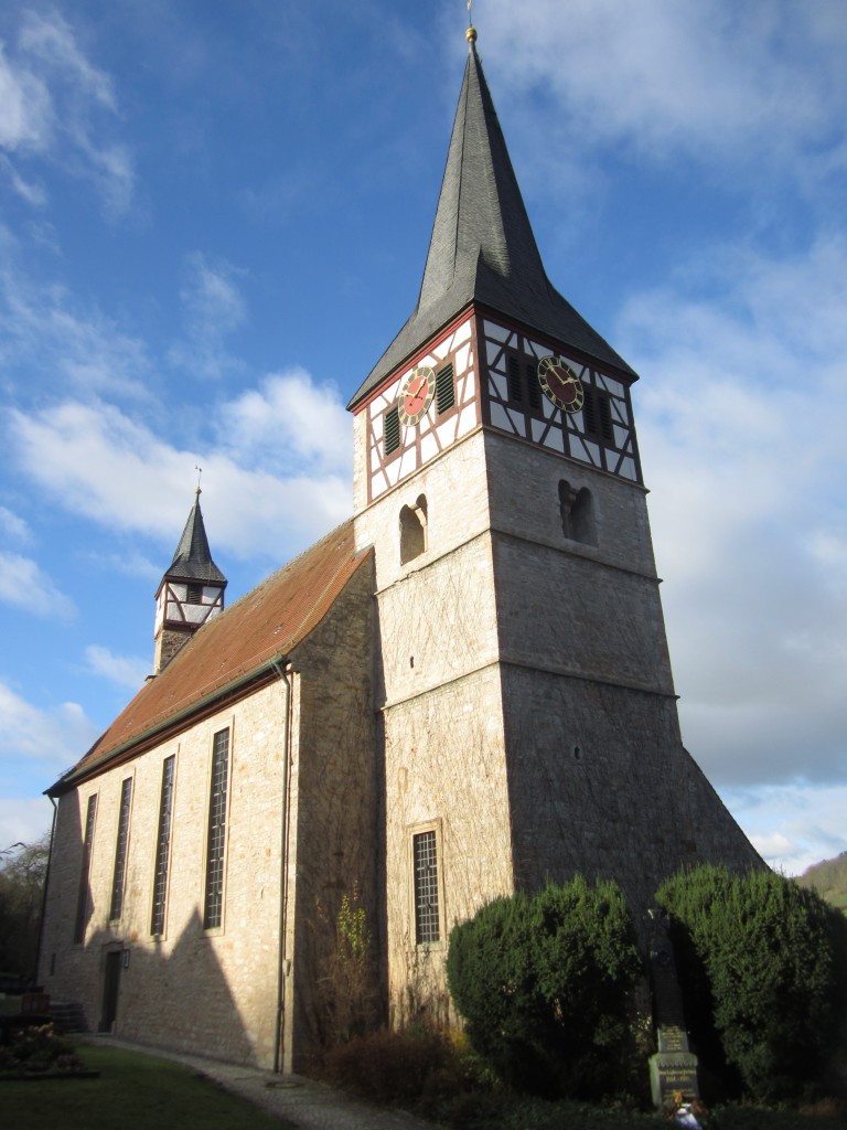 Oberstetten, Wehrkirche St. Bonifatius, erbaut vor 1300 (25.11.2013)