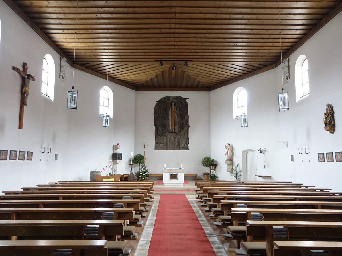 Oberwssen, Innenraum der Pfarrkirche Maria sieben Schmerzen mit Mosaik von Siegfried Moroder (26.02.2017)