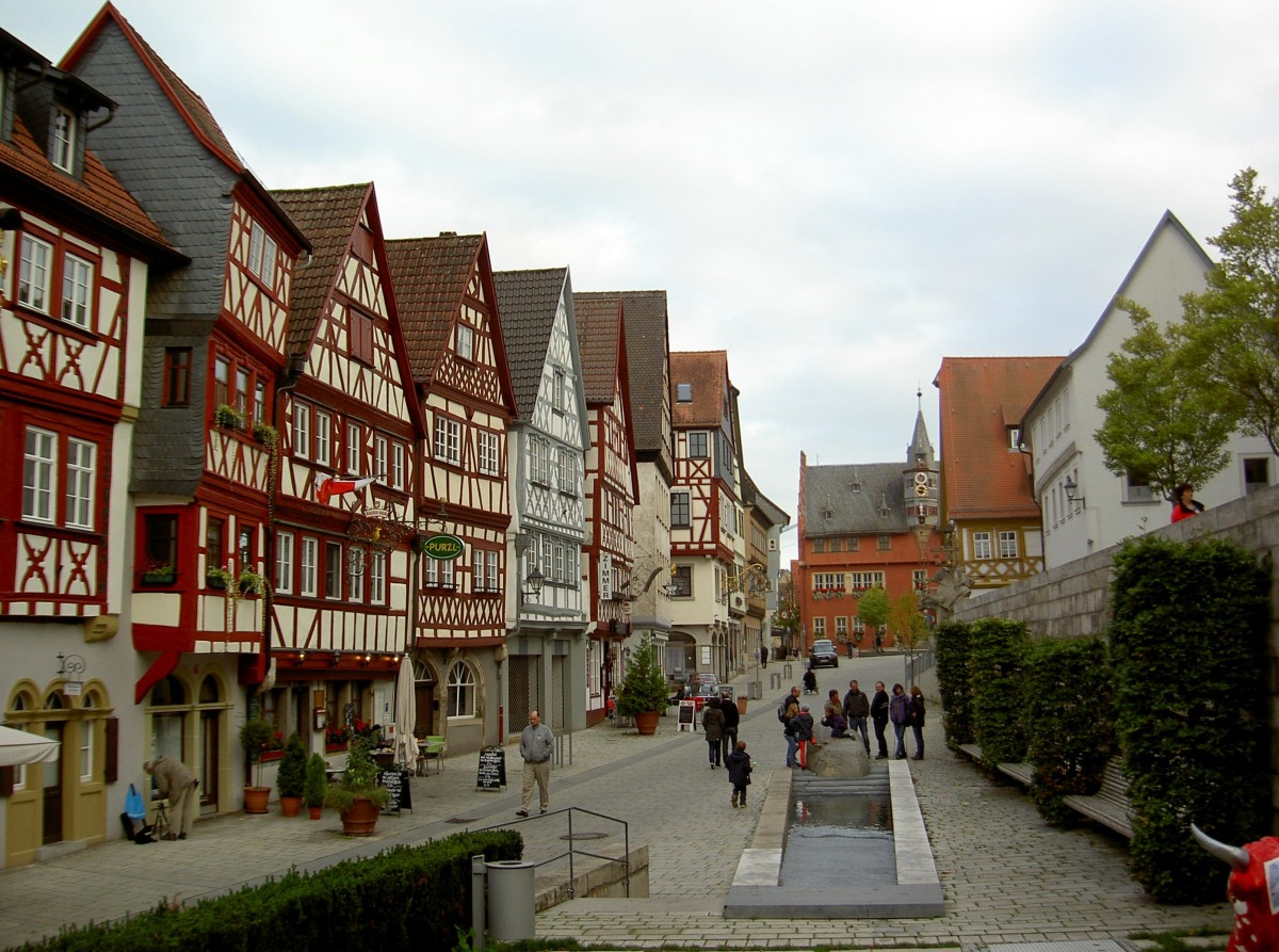 Ochsenfurt, Fachwerkhuser an der Hauptstrae (26.10.2014)