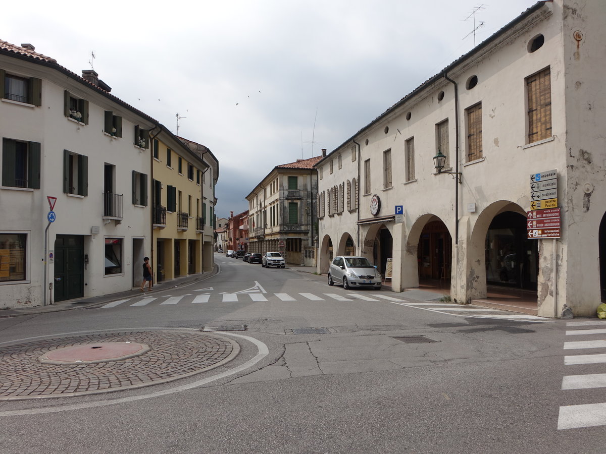 Oderzo, historische Häuser in der Via Giuseppe Garibaldi (18.09.2019)