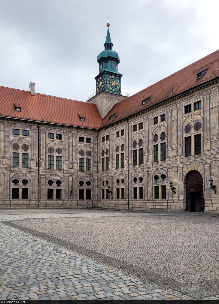 ffentlich begehbarer Kaiserhof der Mnchner Residenz mit Uhrenturm.

🕓 12.4.2023 | 13:09 Uhr