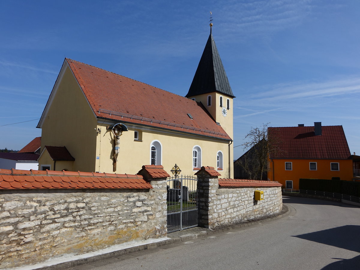 Oening, kath. Pfarrkirche St. Nikolaus, erbaut bis 1693 durch den Baumeister Giovanni Battista Camessina (26.03.2017)