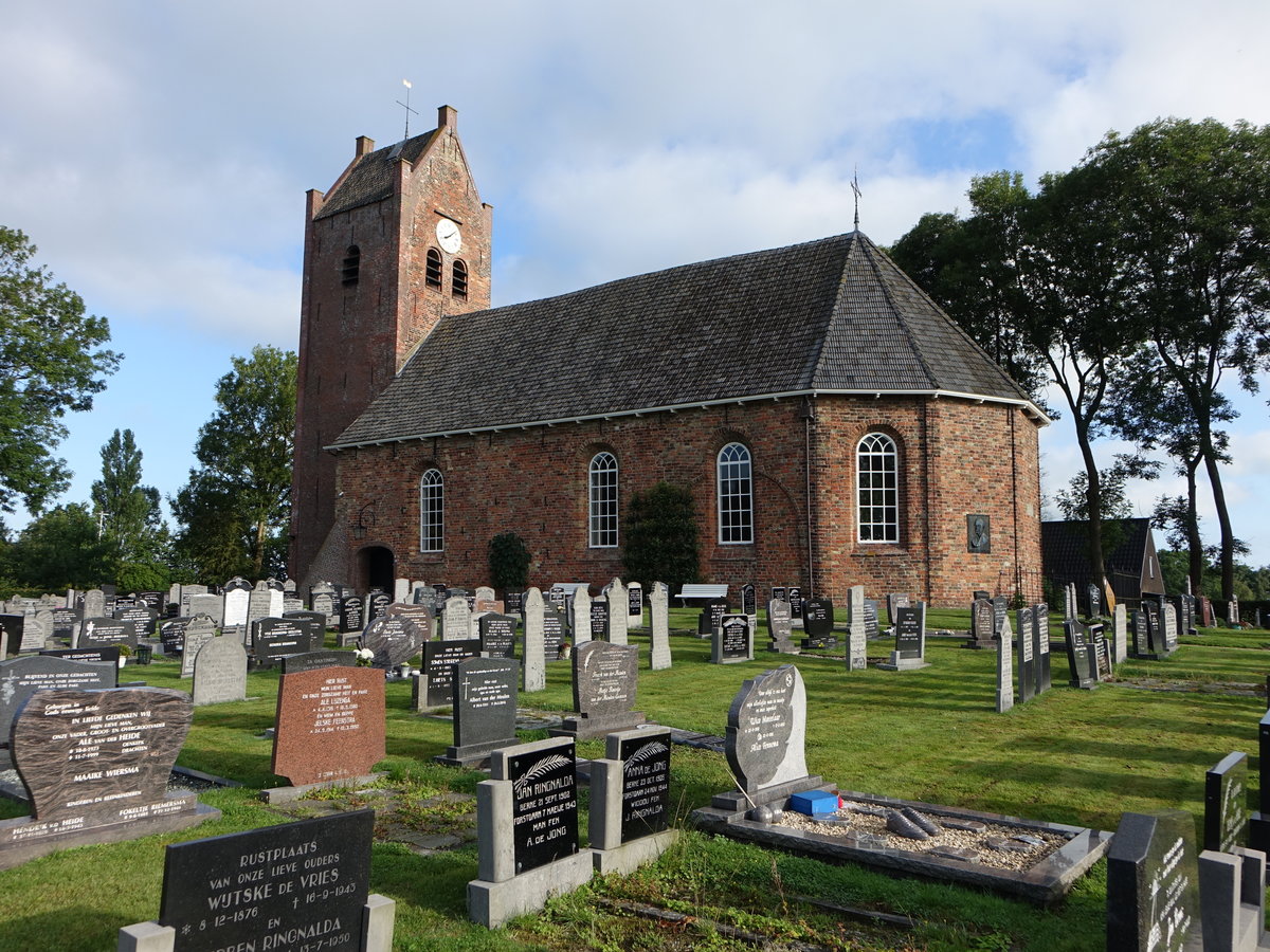 Oentsjerk, niederl. Ref. Kirche, sptromanisches Schiff, Kirchturm von 1350 (26.07.2017)