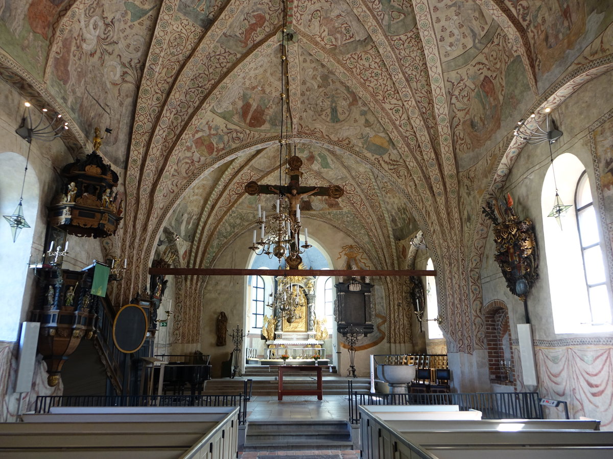 smo, Kanzel und Altar in der Ev. Kirche, Wandmalereien von Albertus Pictor (04.06.2018)