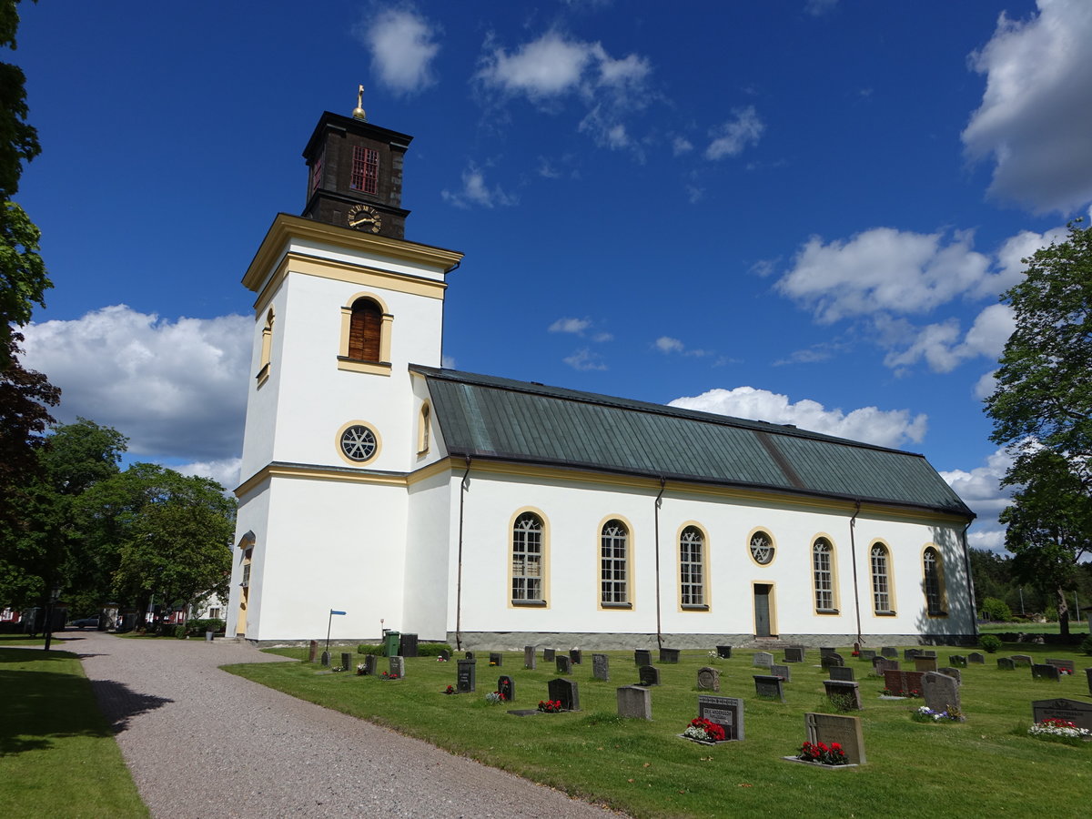 sterfrnebo, Ev. Kirche, erbaut 1822 auf mittelalterlichen Grundmauern (22.06.2017)