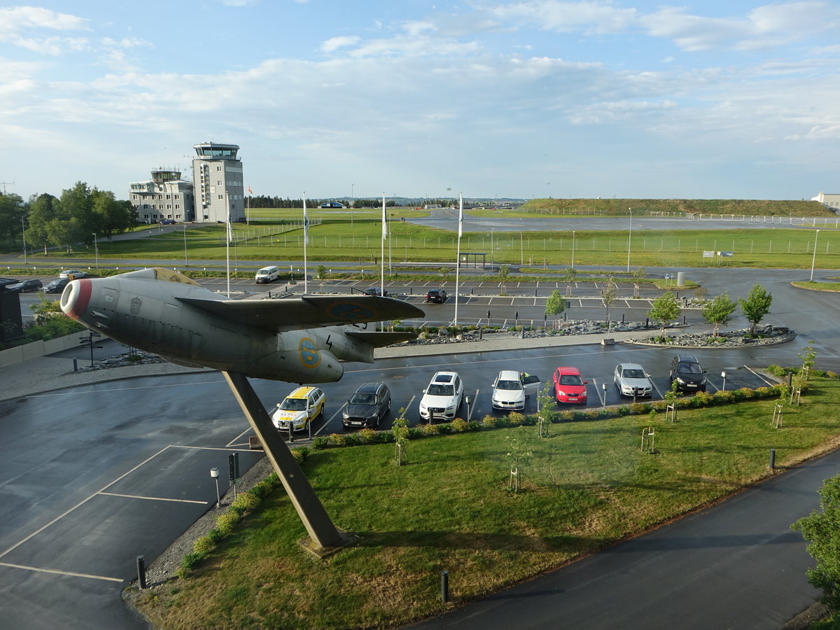 stersund, Aussicht auf den Tower vom Flughafen vom Hotel Frs Park (31.05.2018)