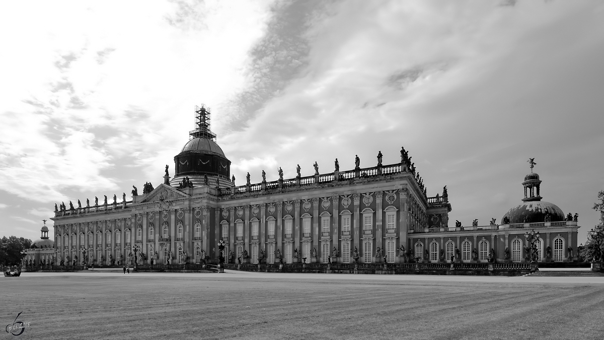 stliche Seite des Neuen Palais. (Potsdam, September 2012)
