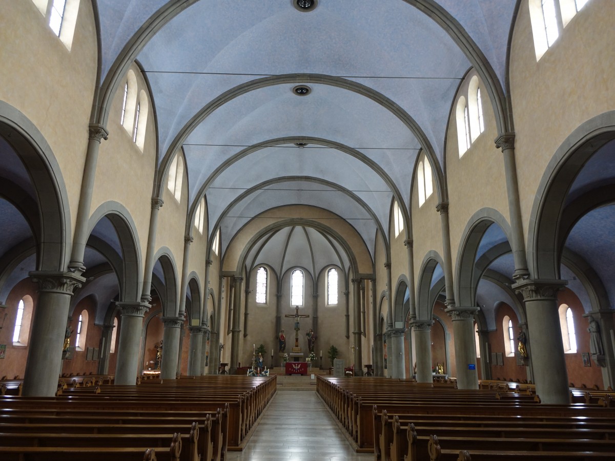 stringen, neuromanischer Innenraum der St. Ccilia Kirche (31.05.2015)