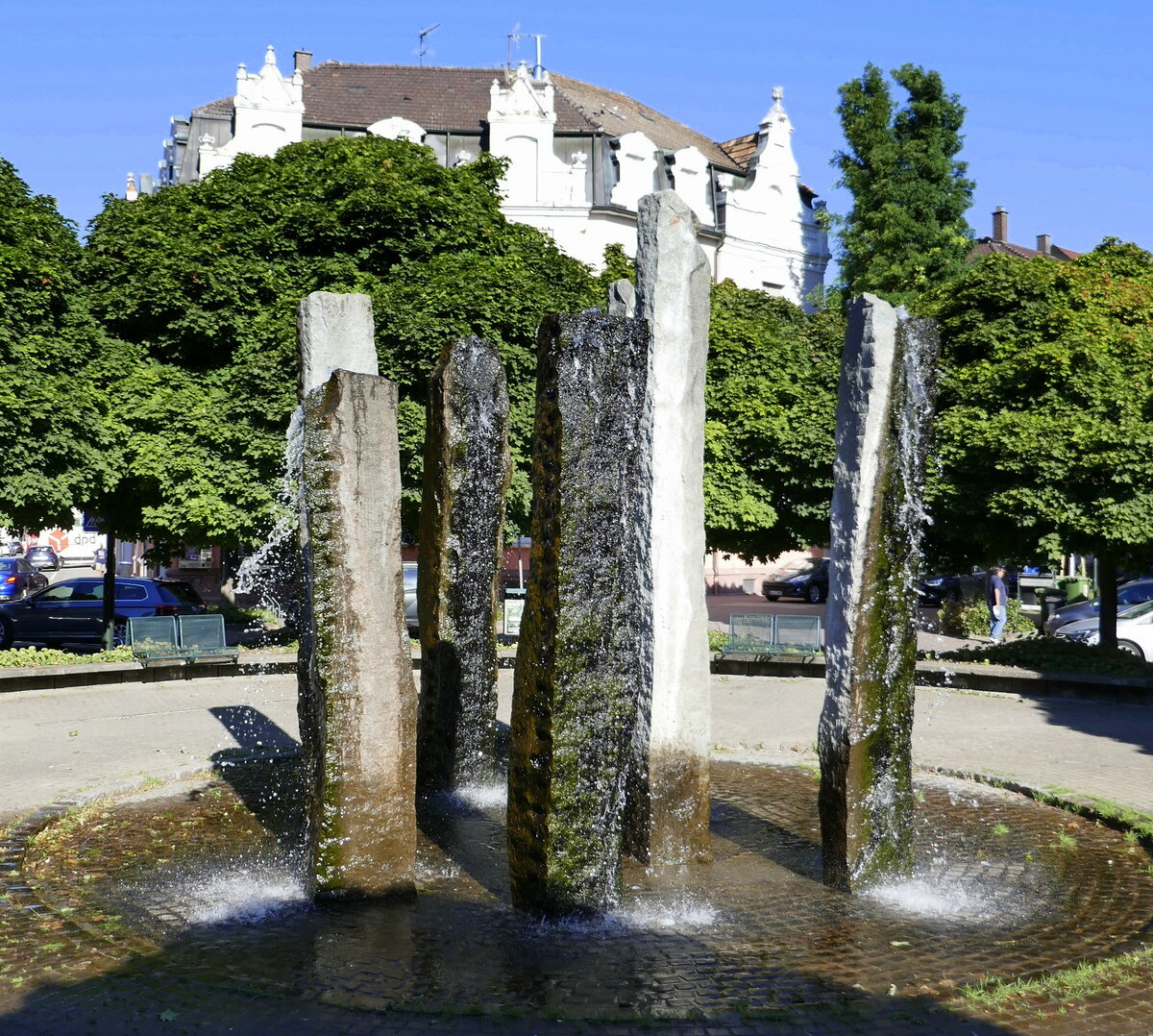 Offenburg, Brunnenanlage auf dem Schillerplatz, Aug.2022