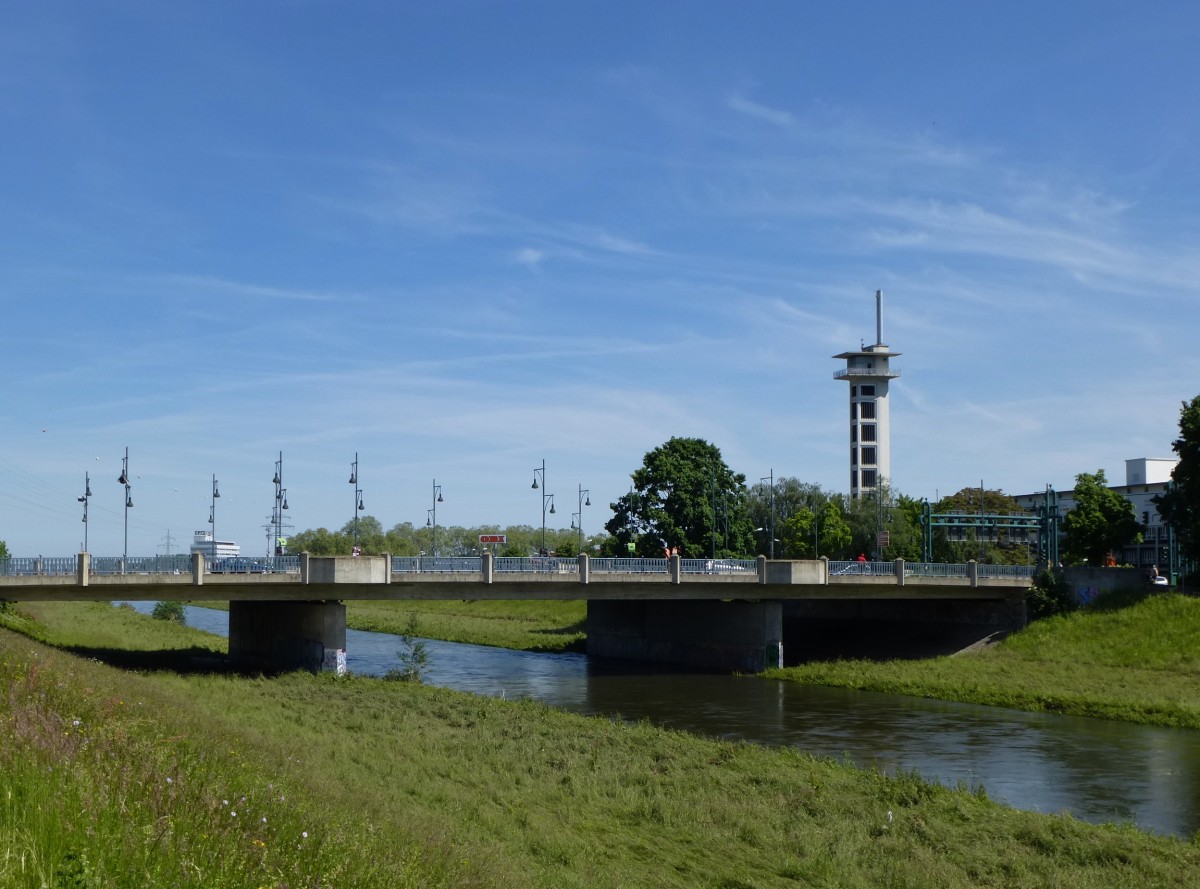 Offenburg, die Hauptstraenbrcke ber die Kinzig, Juni 2013