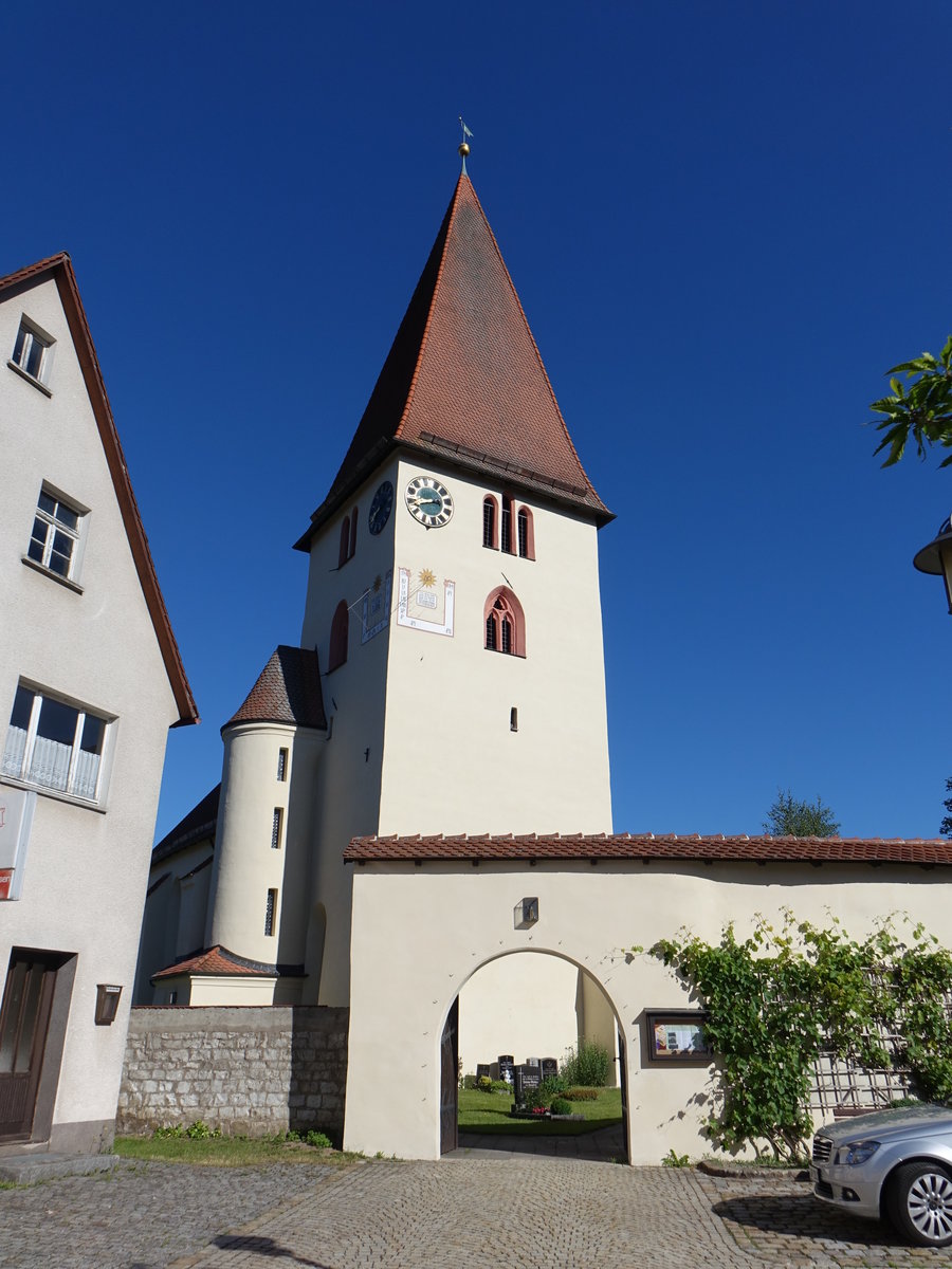 Offenhausen, Ev. Pfarrkirche St. Nikolaus, Chorturmkirche, erbaut im 14. Jahrhundert (11.06.2017)