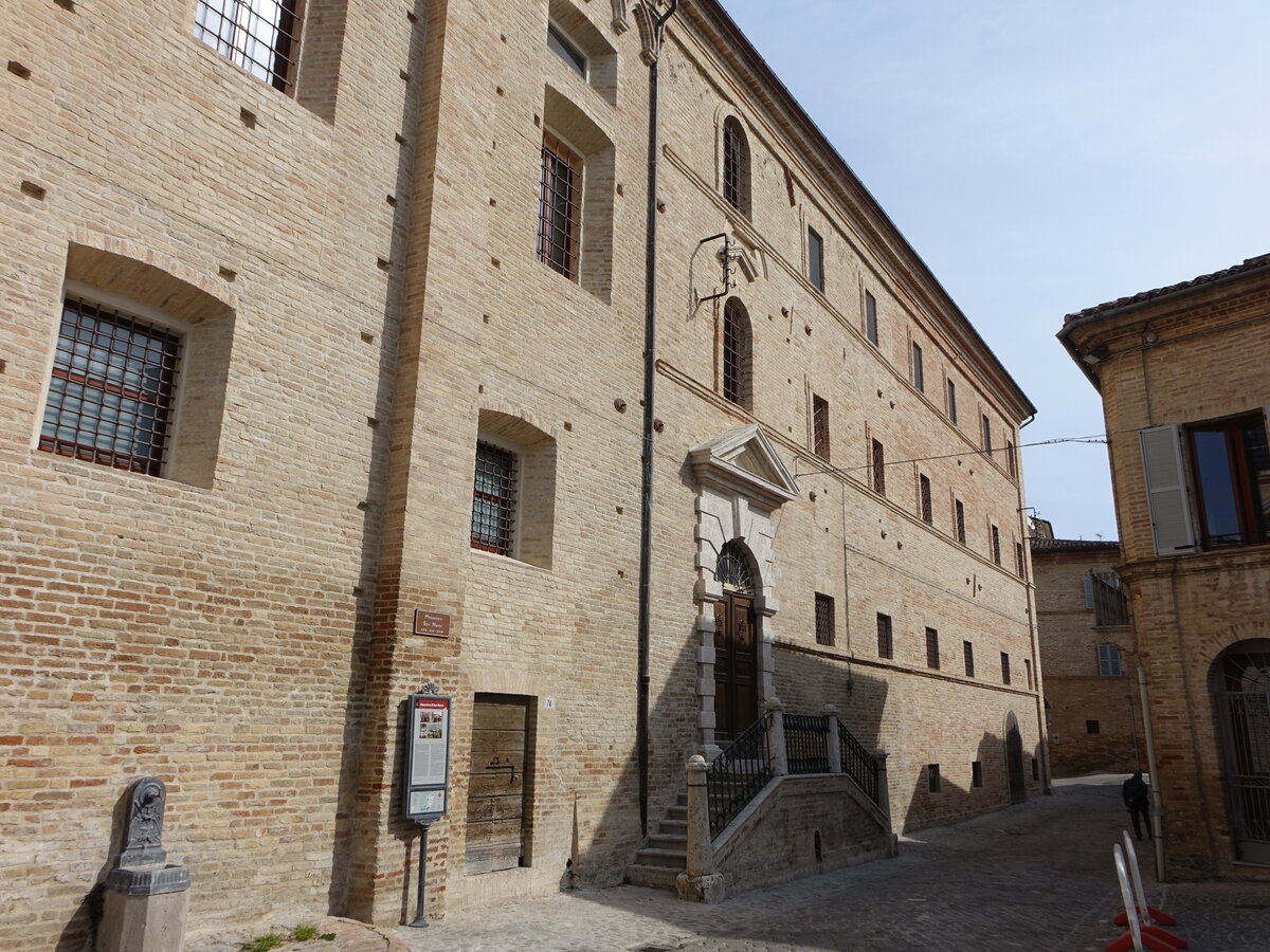 Offida, Monastero di San Marco in der Via Roma, erbaut im 14. Jahrhundert (29.03.2022)