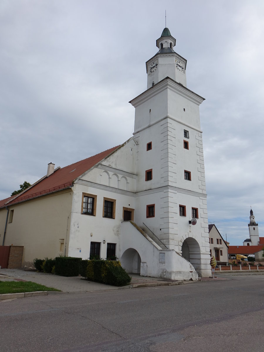 Olbramovice/ Wolframitz, Rathaus, erbaut im 16. Jahrhundert (31.05.2019)