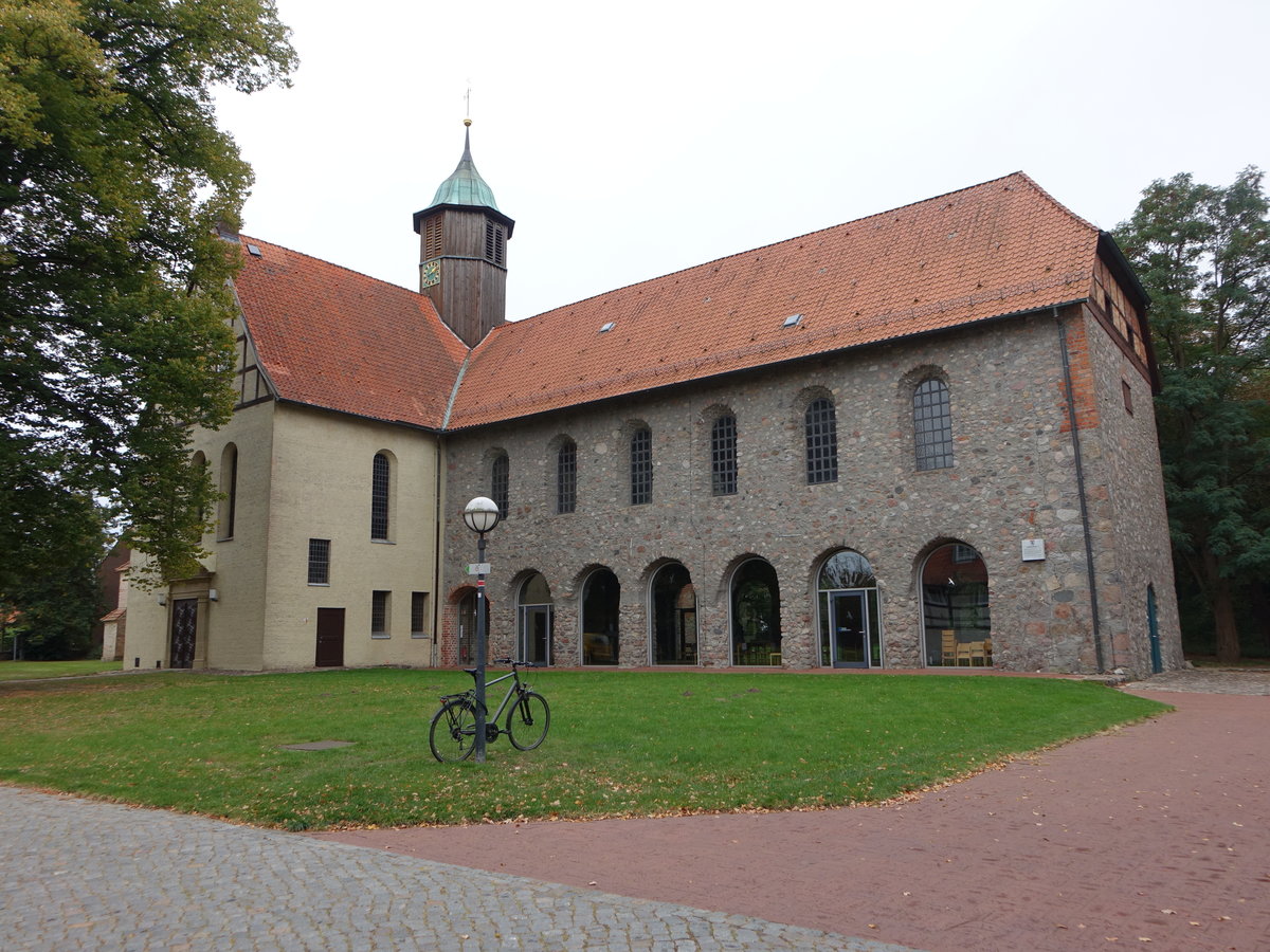 Oldenstadt, Klosterkirche St. Johannes, erbaut von 1150 bis 1200 (26.09.2020)