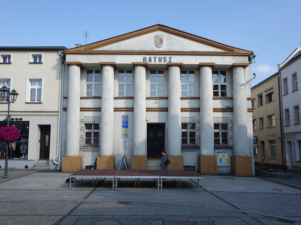 Olesno / Rosenberg, neoklassizistisches Rathaus, erbaut von 1820 bis 1822 (14.09.2021)