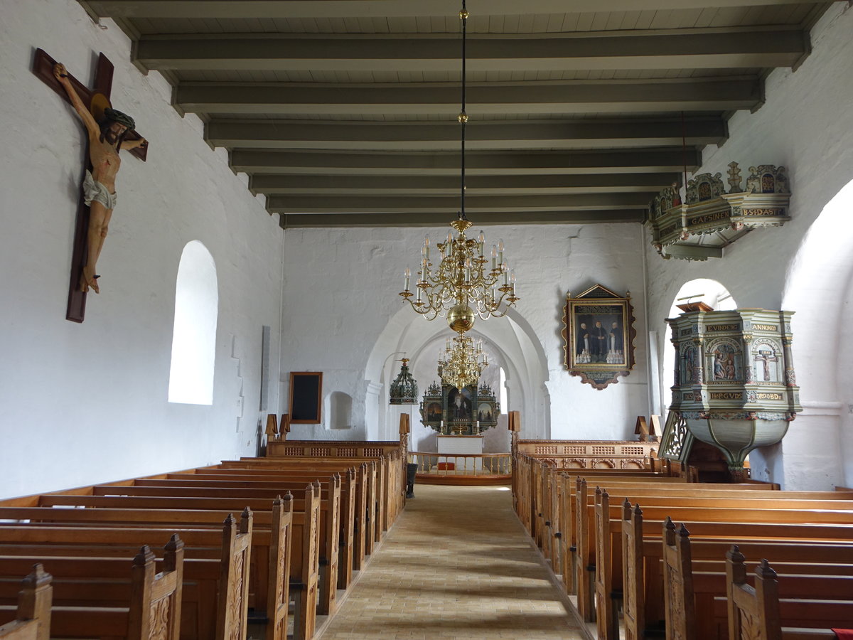 Olgod, Renaissance Ausstattung in der Ev. Kirche, Taufstein von 1445 (26.07.2019)