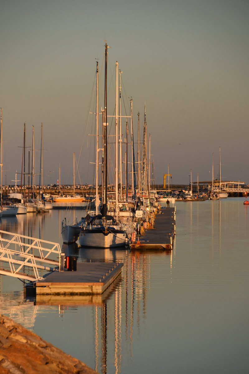 OLHO (Concelho de Olho), 03.02.2019, die Marina in der untergehenden Abendsonne