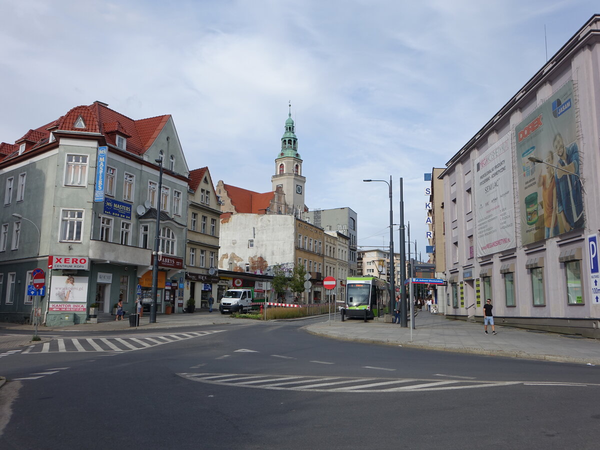 Olsztyn / Allenstein, Gebude und Turm des neuen Rathaus am Plac Jednosci Slowianskiej (05.08.2021)