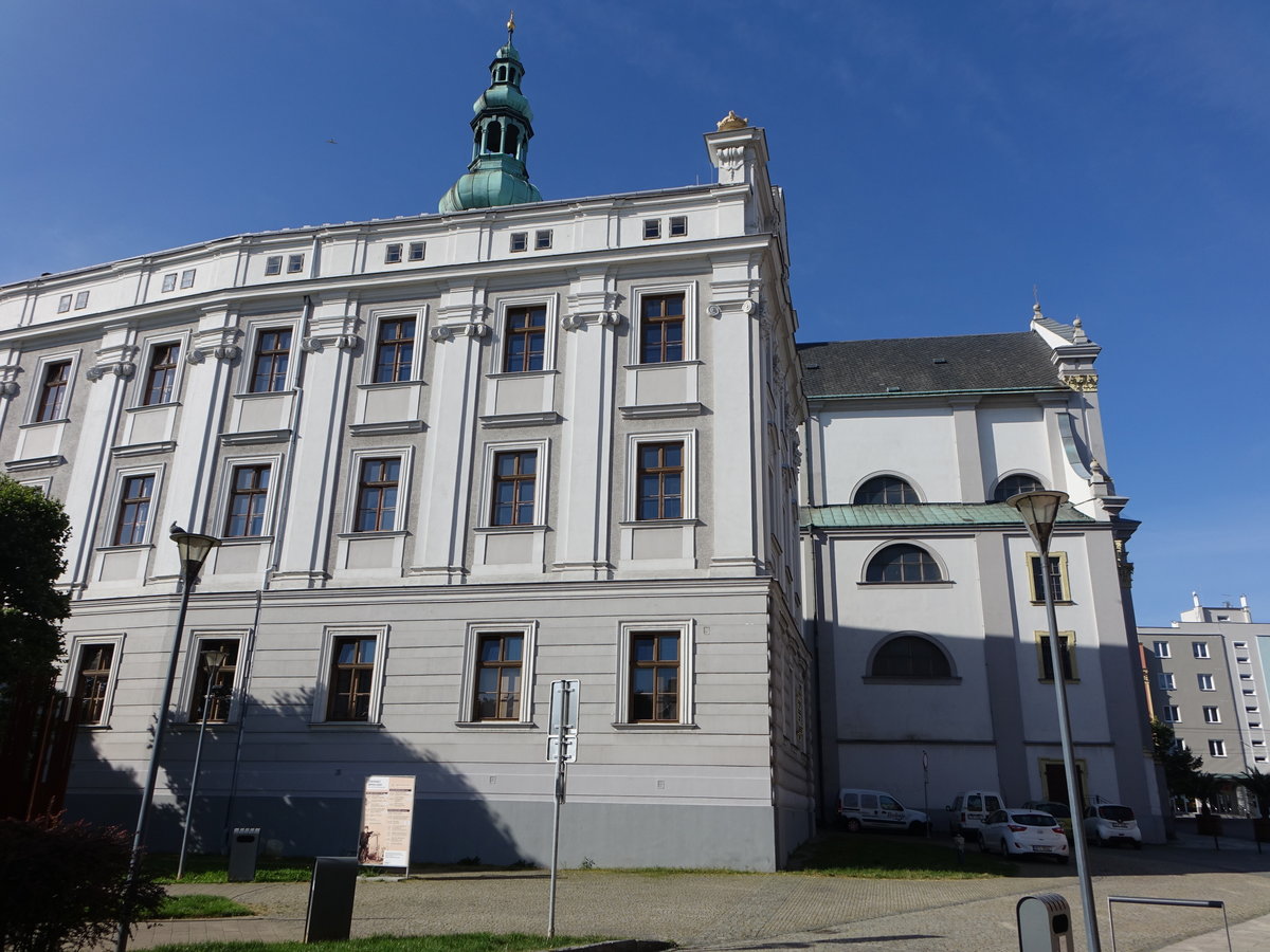 Opava / Troppau, Jesuitenkloster und Kirche St. Adalbert, erbaut von 1675 bis 1679 (02.08.2020)