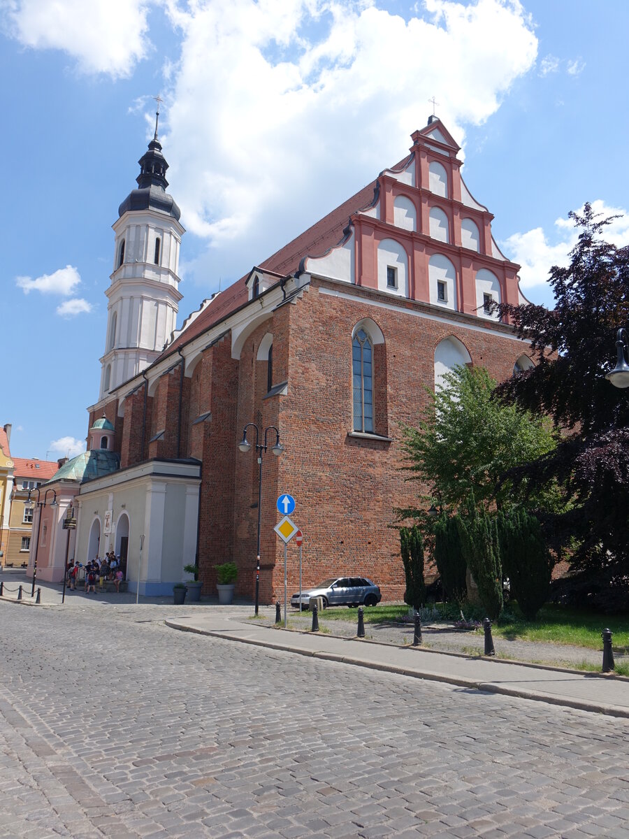 Opole / Oppeln, Franziskanerkirche Hl. Dreifaltigkeit, erbaut ab 1329, Kirchturm 15. Jahrhundert (19.06.2021)
