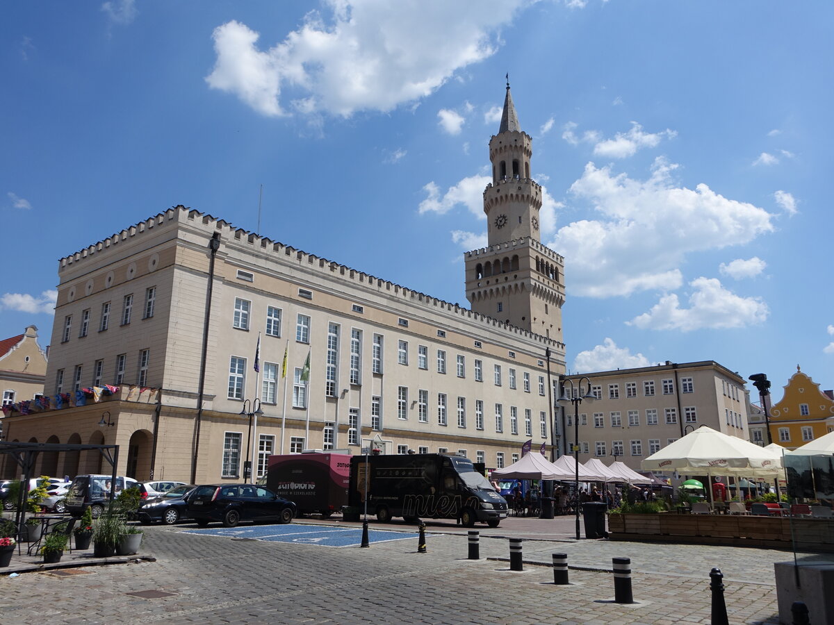 Opole / Oppeln, Rathaus am Rynek Platz, erbaut im 16. Jahrhundert (19.06.2021)