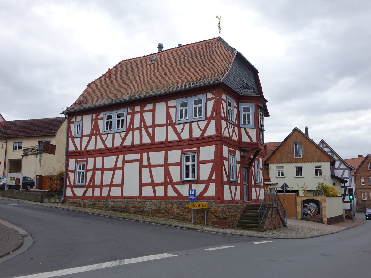 Oppershofen, altes Rathaus, erbaut von 1725 bis 1729 (01.11.2021)