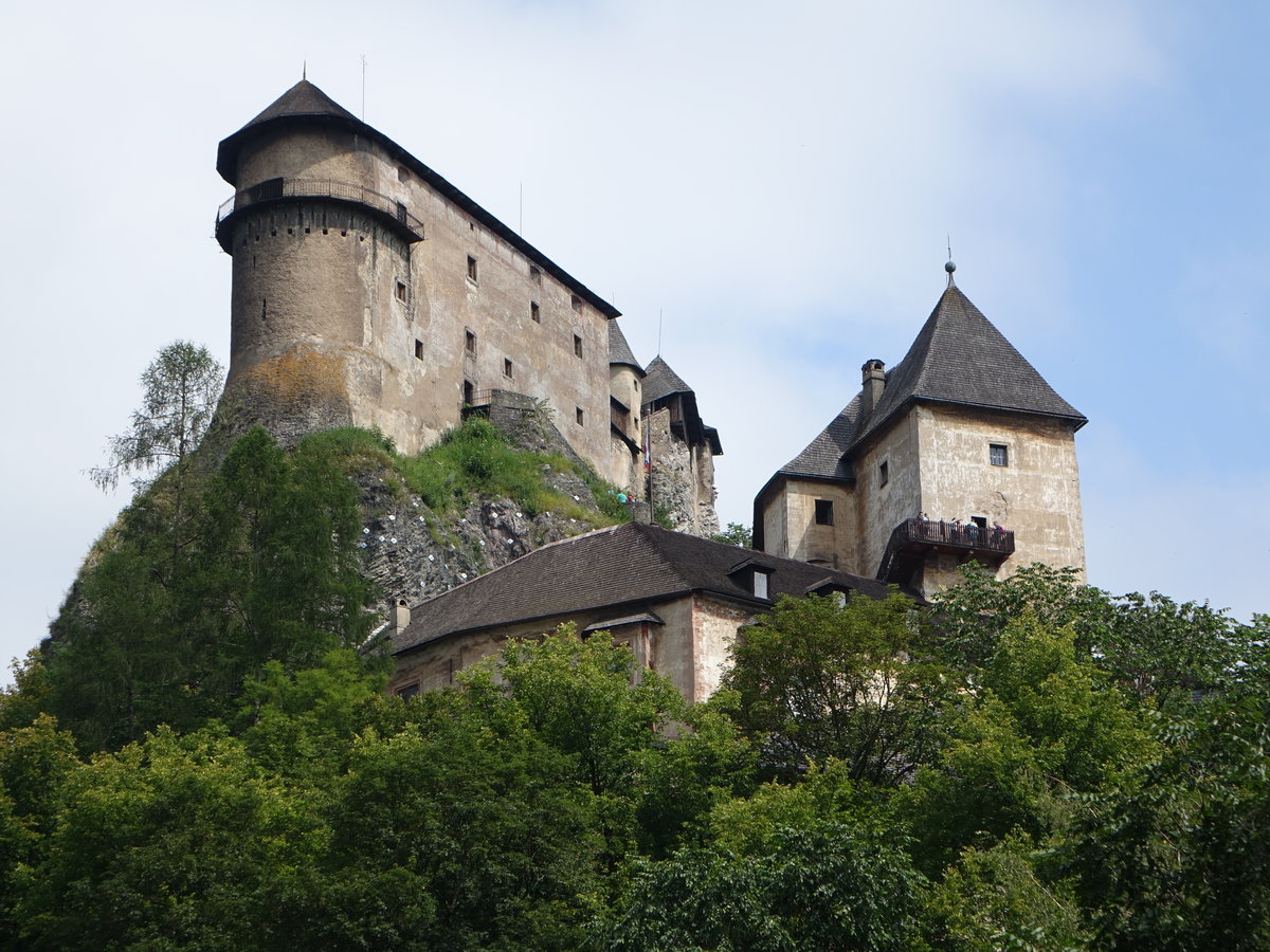 Oravsky Podzamok, Arwaburg, erbaut im 13. Jahrhundert (06.08.2020)