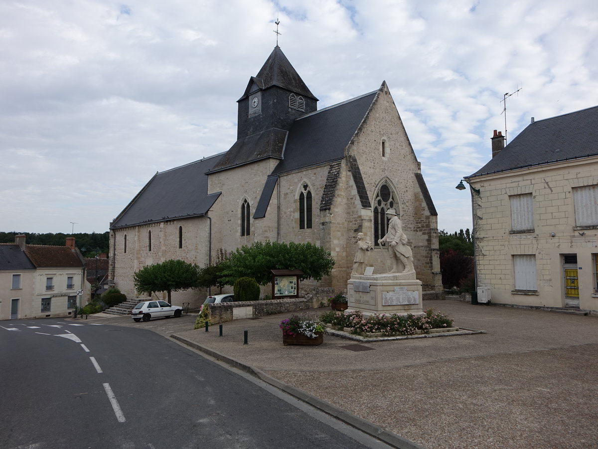 Orbigny, Pfarrkirche St. Vincent, erbaut im 11. Jahrhundert (08.07.2017)