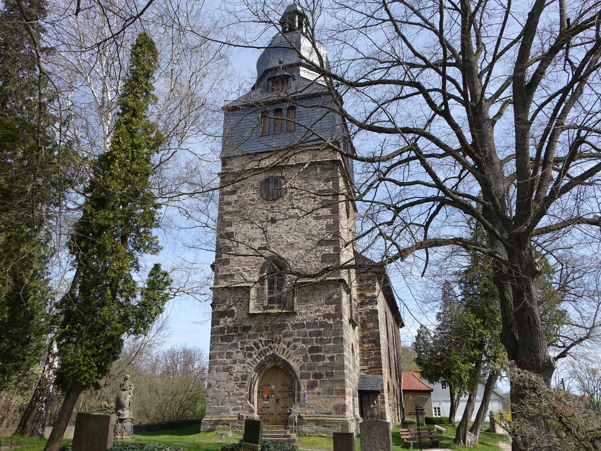 Orlamnde, evangelische Stadtkirche St. Marien, erbaut im 11. Jahrhundert, Turmhaube von 1651 (22.04.2023)