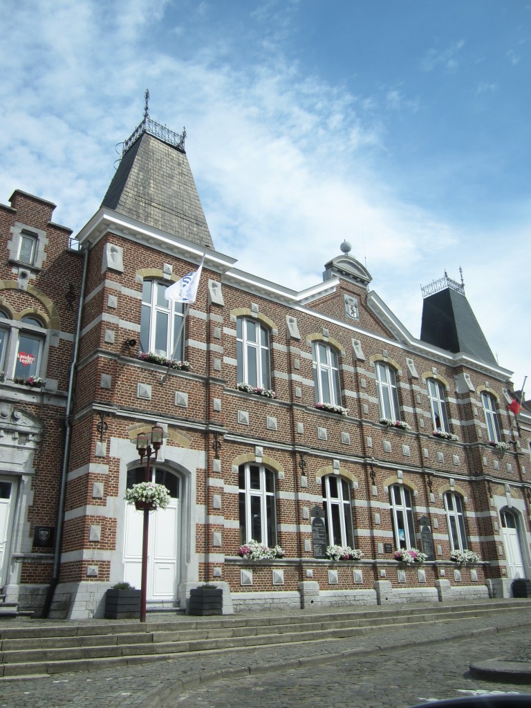 Orp-Jauche, Rathaus am Grote Markt (04.07.2014)