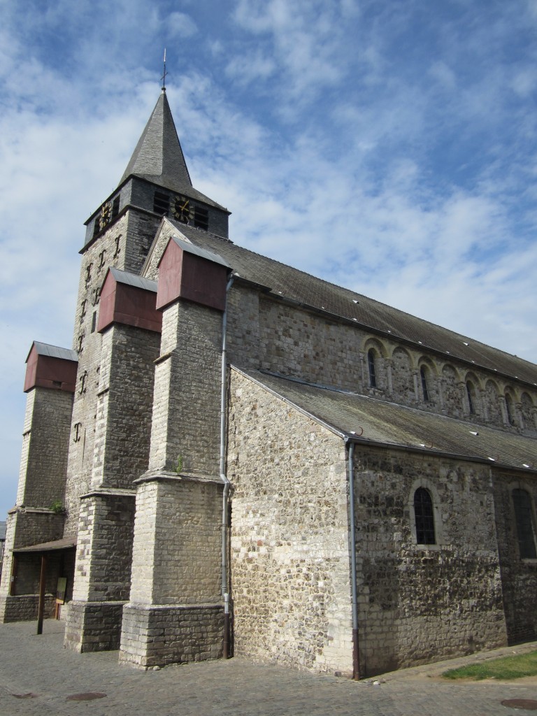 Orp-le-Grand, Kirche Sainte-Adle-et-Saint-Martin, erbaut ab 1100 (04.07.2014)