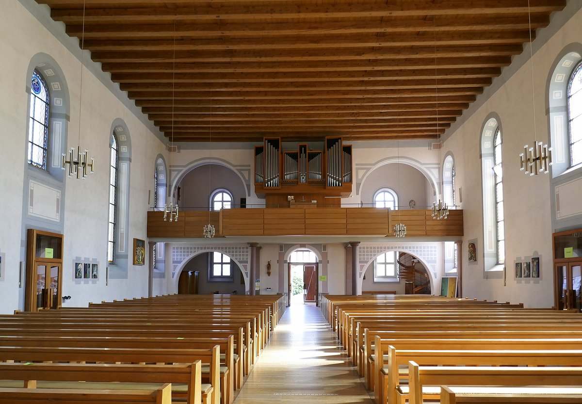 Ortenberg, Blick zur Orgelempore in der Kirche St.Bartholomus, Juni 2020