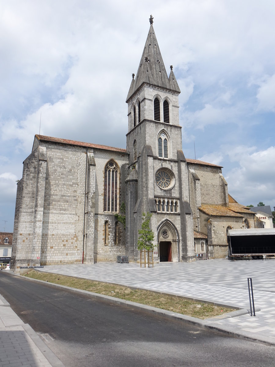 Orthez, Kirche Saint-Pierre, erbaut im 15. Jahrhundert (27.07.2018)