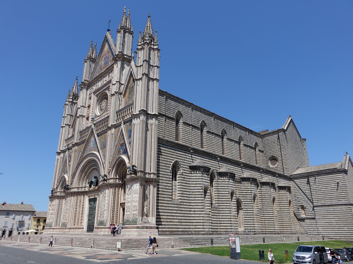 Orvieto, gotischer Dom, erbaut ab 1288 durch Arnolfo di Cambio, vollendet im 14. Jahrhundert durch Lorenzo Maitani (21.05.2022)