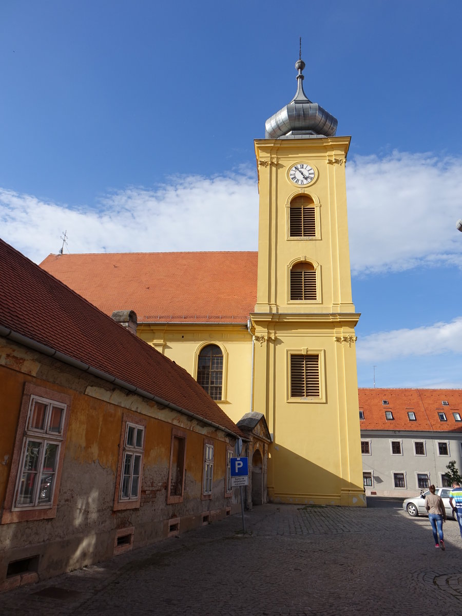Osijek, Klosterkirche St. Michael, erbaut ab 1725 durch die Jesuiten (02.05.2017)