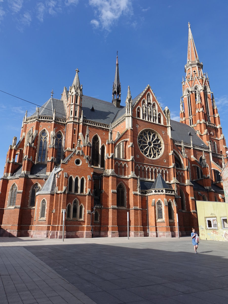 Osijek, neugotische Kirche St. Peter und Paul, erbaut 1898 durch Bischof Josip Juraj Strossmayer (02.05.2017)