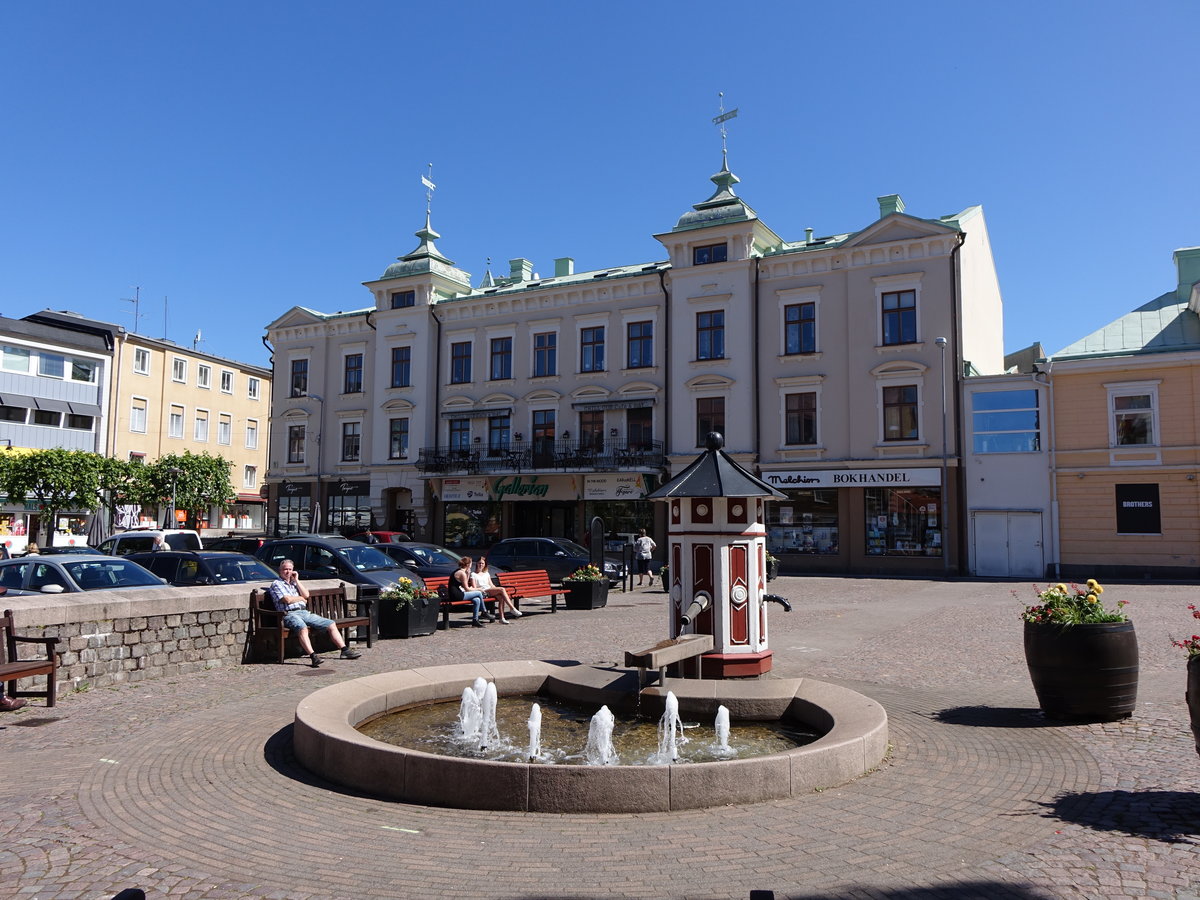 Oskarshamn, Brunnen am Lilla Torget (13.06.2016)