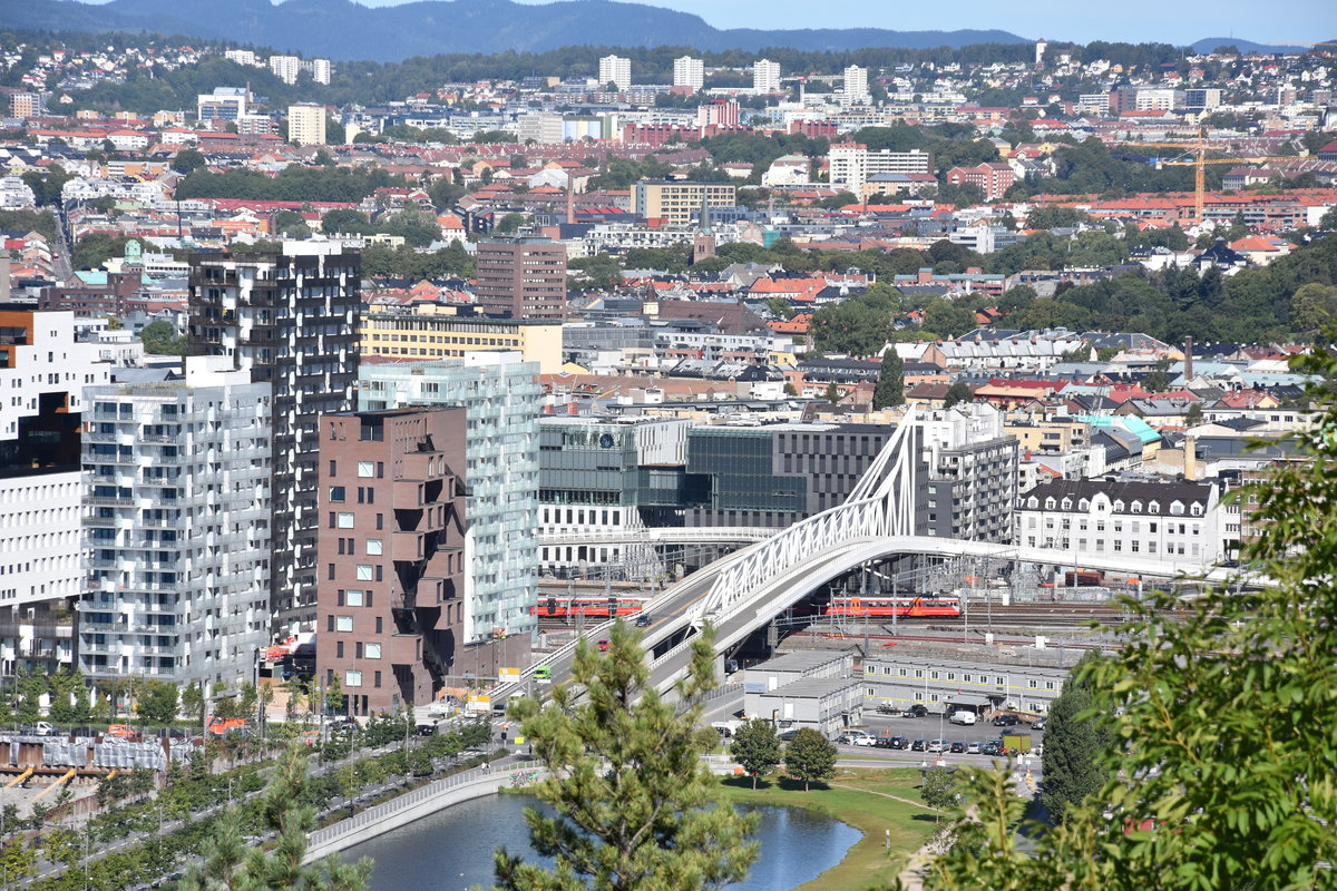 OSLO (Fylke Oslo), 07.09.2016, Blick vom Ekeberg in Richtung Hauptbahnhof