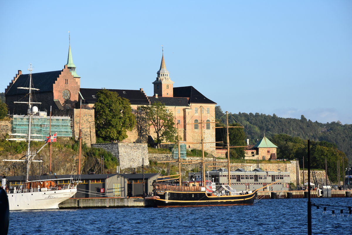 OSLO (Fylke Oslo), 12.09.2016, Blick von Aker brygge zur Akershus Festung