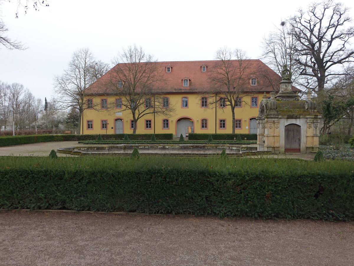 Omannstedt, Wielandgut mit Delphinbrunnen, erbaut von 1757 bis 1762 durch Heinrich von Bnau (26.03.2023)