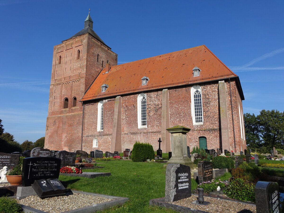 Osteel, evangelische Warnfried Kirche, erbaut im 12. Jahrhundert (09.10.2021)