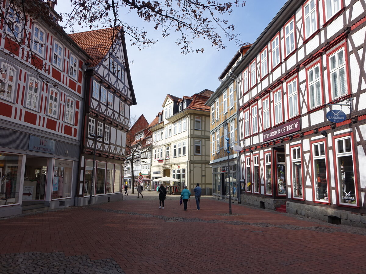 Osterode am Harz, Fachwerkhuser am Martin Luther Platz (19.03.2024)