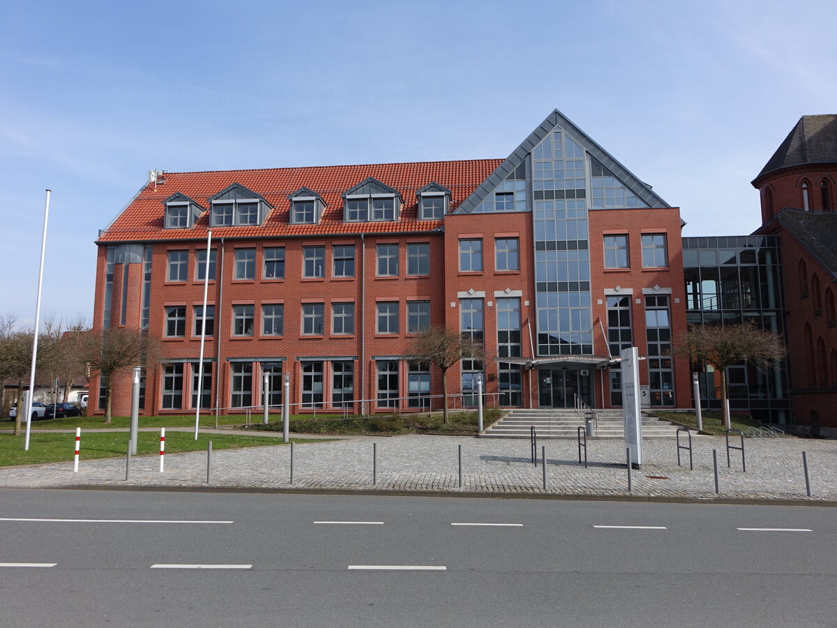 Osterode am Harz, neues Rathaus und Landratsamt in der Herzberger Strae (19.03.2024)