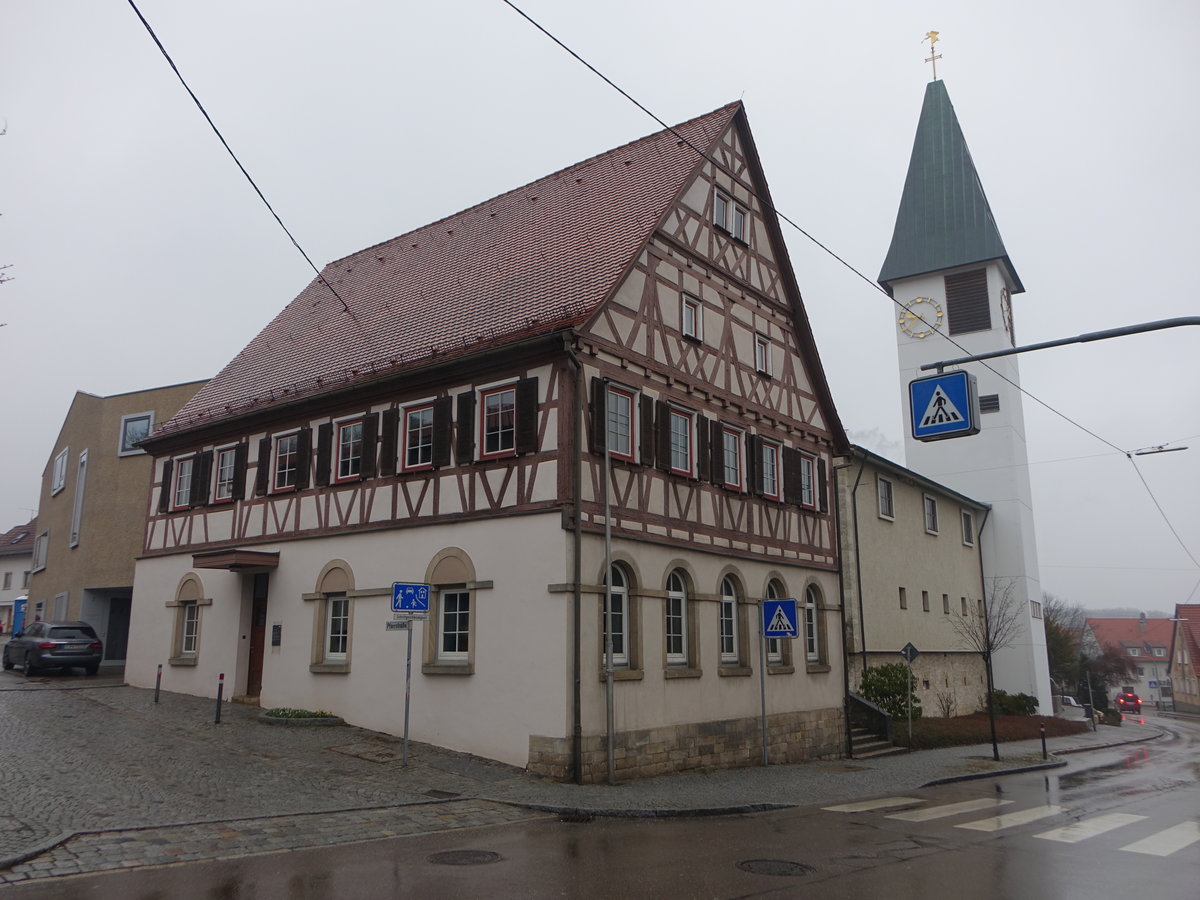 Ostfildern-Kemnat, altes Rathaus und St. Bartholomus Kirche (03.02.2019)