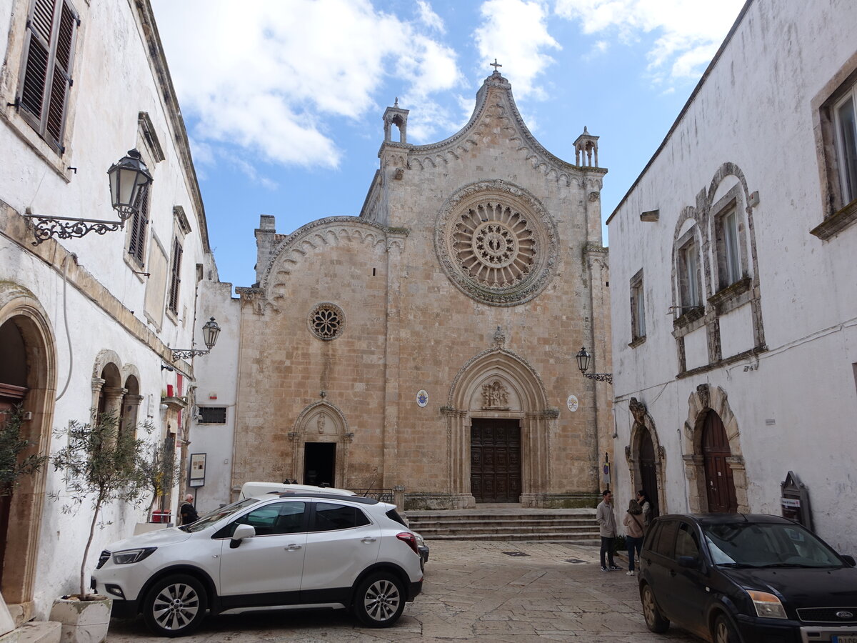 Ostuni, Kathedrale St. Maria Assunta, erbaut von 1437 bis 1495 (04.03.2023)
