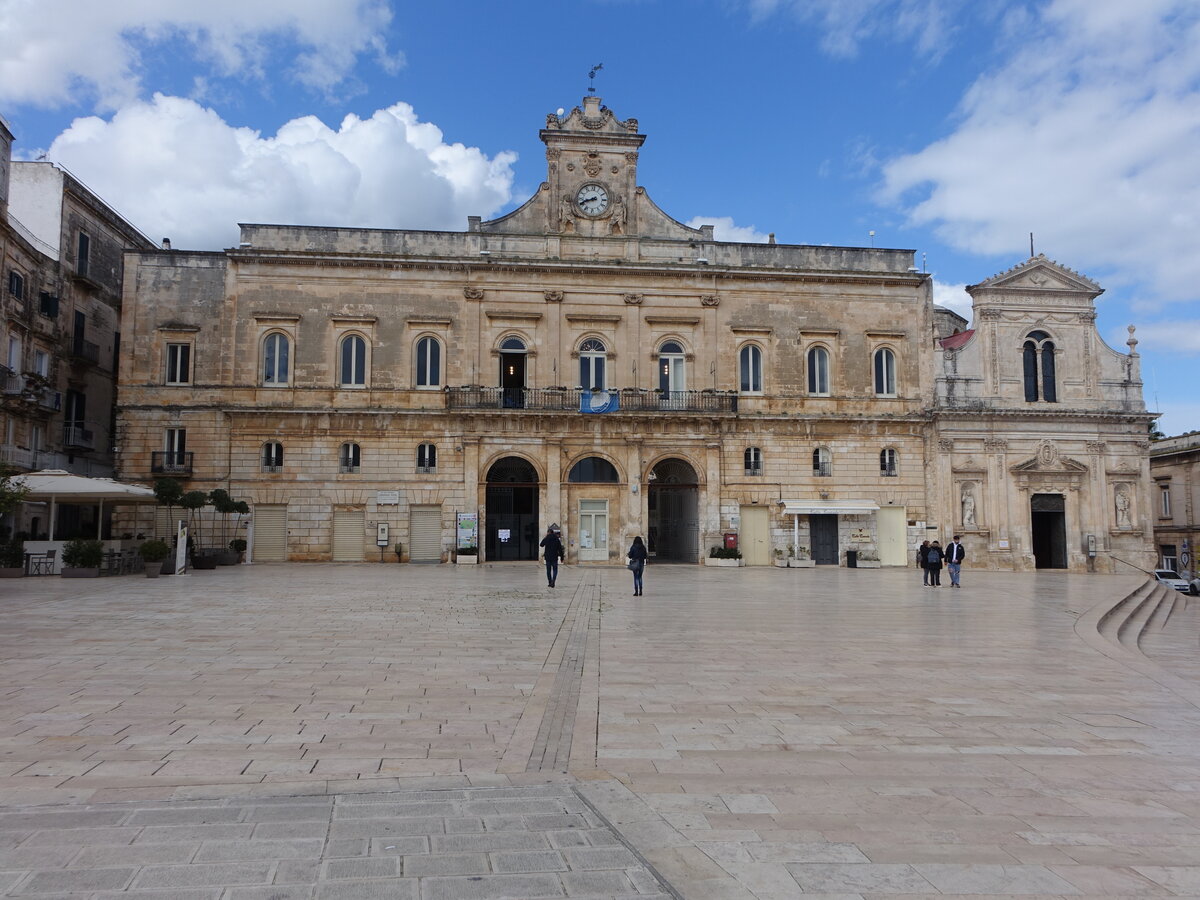 Ostuni, Rathaus und Convento San Francesco von Assisi (04.03.2023)