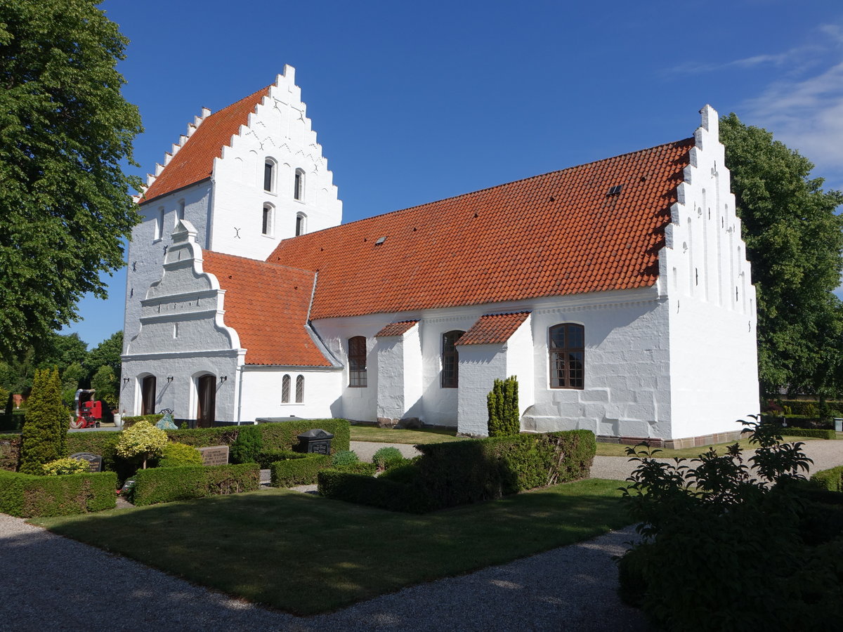 Otterup, Ev. Kirche, romanische Granitsteinkirche, erbaut im 11. Jahrhundert (06.06.2018)