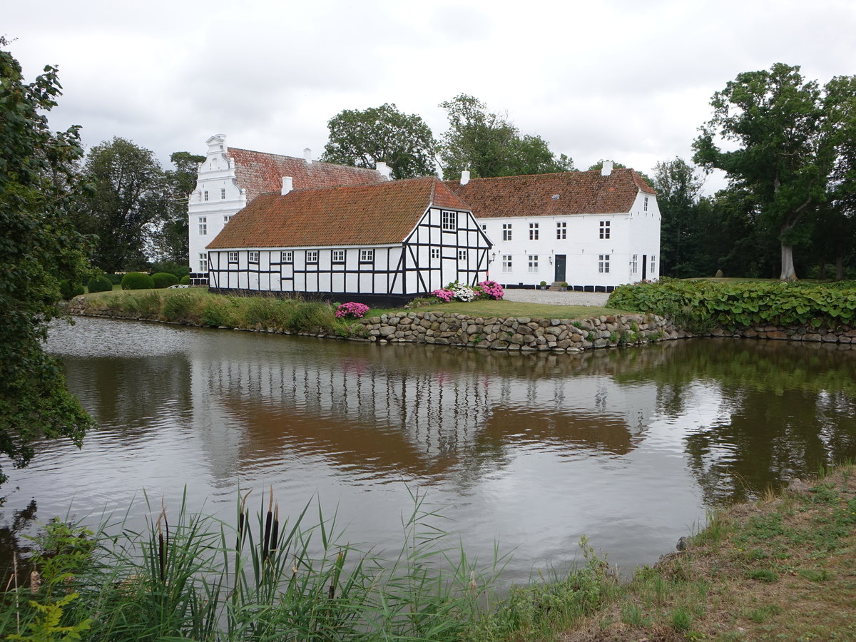 Otterup, Schloss Korup, dreiflgelige Anlage erbaut bis 1582 (21.07.2019)