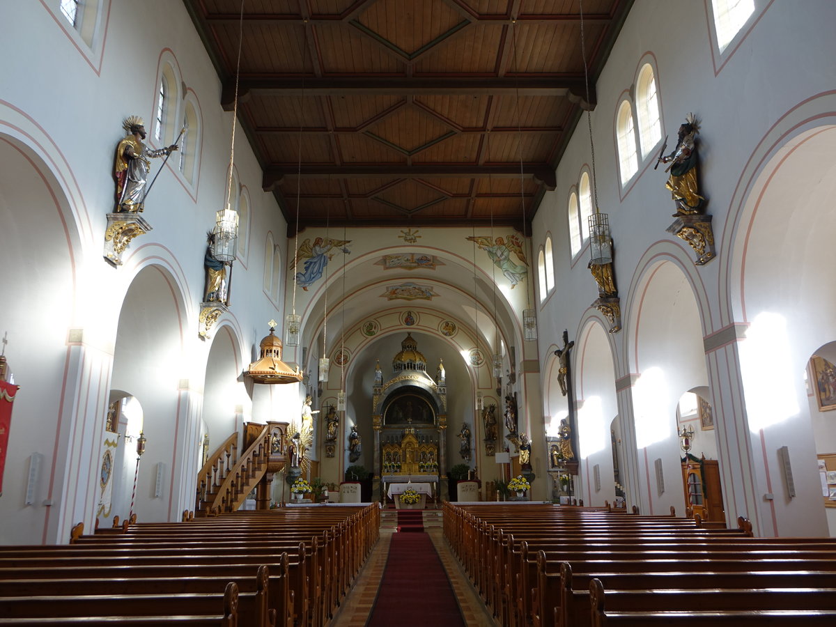 Otzing, neuromanischer Innenraum der Pfarrkirche St. Laurentius (14.11.2016)